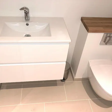 Apartment Spacious 1-bed In Frederiksberg W Balcony