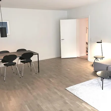 Spacious 1-br W A Balcony In Frederiksberg - 202 *